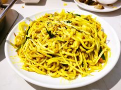 咖喱海鲜炒日式乌冬面-肥仔文澳门猪骨煲(南京西路店)