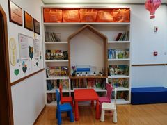 -抱抱熊托育中心(大悦城店)