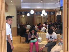 等位区-林妈妈村·日式料理(宝山万达店)