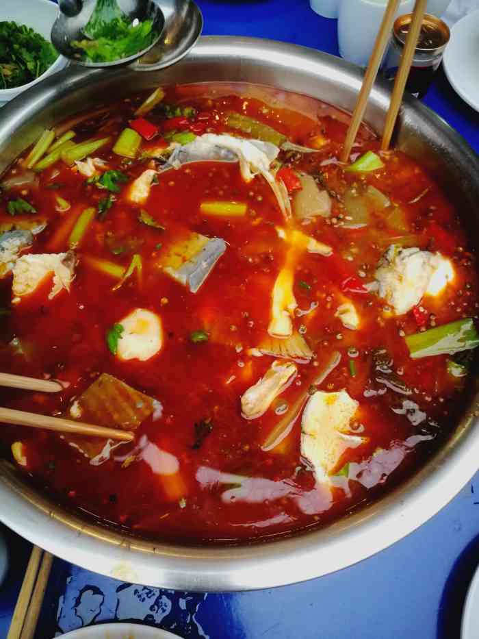 黑豆花鱼府(龙城店)-"味道很好,就是服务员服务太差了.