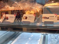 面包甜点陈列柜-喜茶(广州天汇igc店)