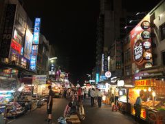 -六合夜市