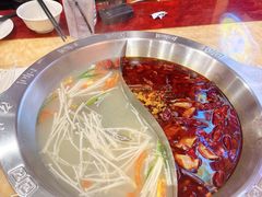 -家乡重庆火锅店