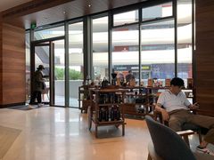 大堂-星巴克臻选(广州二沙岛文立方店)