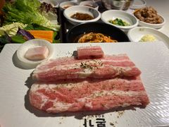 满心尝五花肉-本家韩国烤肉(青岛万象城店)
