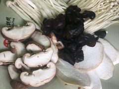-羊家胡同·龙虾烧烤火锅(龙汇路店)