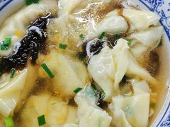 本地嫩芹菜鲜肉大馄饨-方老大馄饨(抚宁巷店)