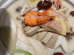 招牌猪骨煲-三人行骨头王火锅(长寿店)