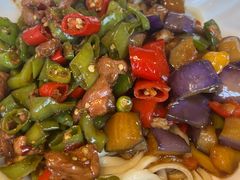 茄子肉丁小公鸡双拼拌面-文三里屯面馆(三里屯店)