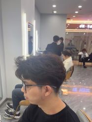 -藤野造型烫染·漂发