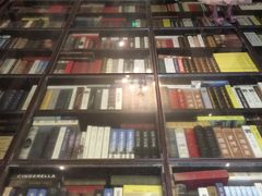 -钟书阁(松江泰晤士小镇店)