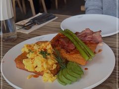 -Common Table · Brunch & Coffee