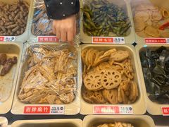 -绝味鸭脖(龙阳路生活广场店)