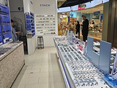 -美式眼镜·授权蔡司.依视路.尼康.豪雅.明月(南翔印象城店)