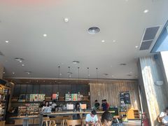 大堂-星巴克(深圳石岩星城店)