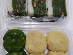 蛋黄肉松青团-沈大成(南京东路店)