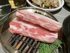 -草家酱蟹炭火烤肉店(珲春南路一店)