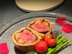 惠灵顿牛排-弦月窗LUNETTE BY AMANDA(复兴路店)