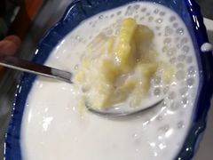 椰汁榴莲河粉-黄师奶甜品店