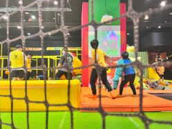 -蹦蹦跳跳(新奥购物中心店)