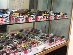-逝水玩具折扣店
