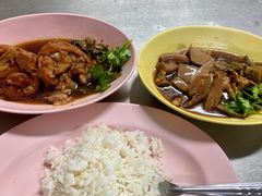 -Kha Mu Charoensang(Silom)