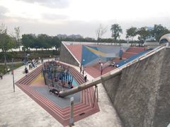 -Riverside河畔少儿足球培训(前滩店)
