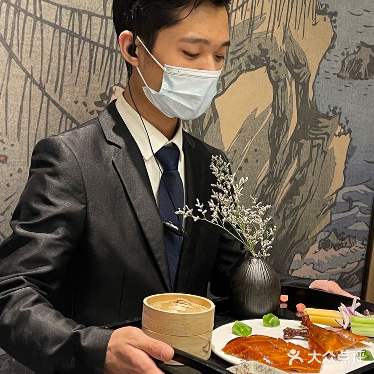 海天mall 梧桐餐厅的黑松露烤鸭只要198