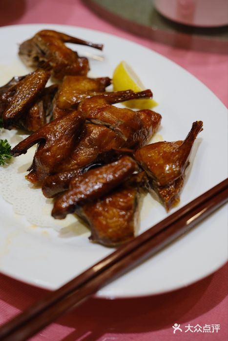 海鲜佬酒家(三乡店)红烧乳鸽图片