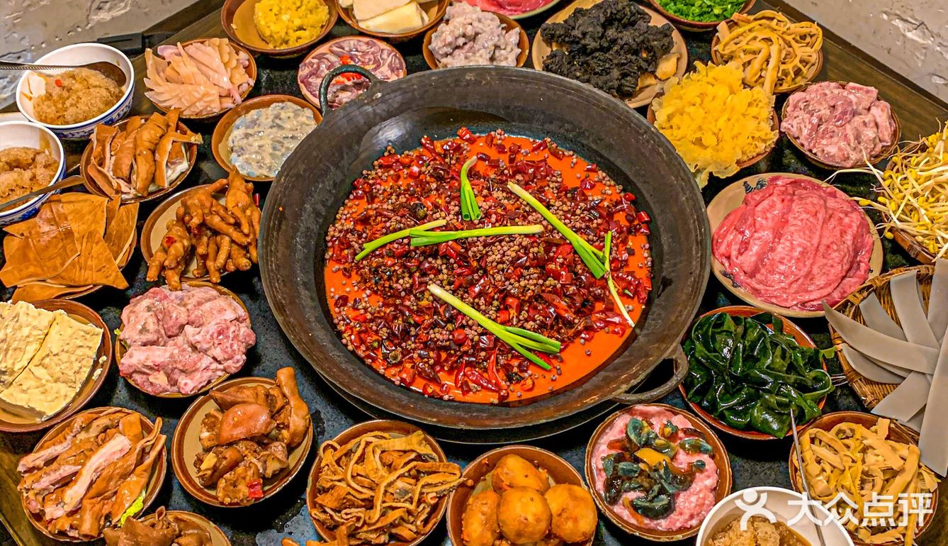 重庆🆘土著N刷的市井梯坎火锅‼️烫银耳绝了