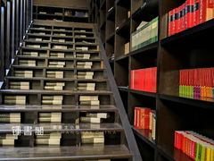 -钟书阁(松江泰晤士小镇店)