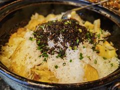 -帅巴人舅母子腊蹄民俗村