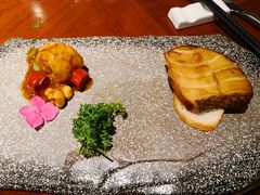 炸虾球配香煎银鳕鱼-涵苑私宴定制(外滩店)