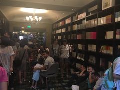 -钟书阁(松江泰晤士小镇店)