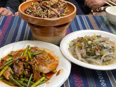 -阿瓦山寨·湘菜现炒·剁椒鱼头王(咸阳总店)