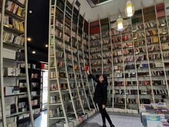 -钟书阁(松江泰晤士小镇店)