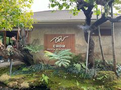 -Chom Cafe and Restaurant