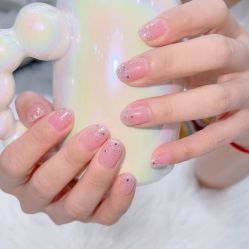 -七彩虹美甲美睫 半永久