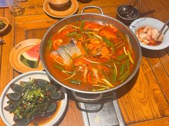 -亮欢寨酸汤鱼(沙冲路店)
