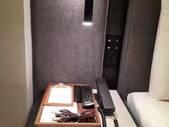 -舍居智能酒店(深圳宝安翻身地铁站店)