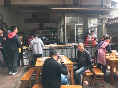 -茅屋大酒店