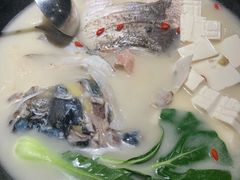农夫山泉炖的鱼头（红烧）-7017浙菜•建德味(中财店)