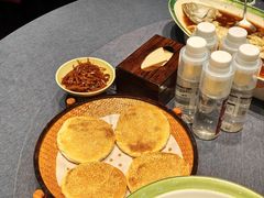吊炉烧饼配咸菜-金狮麟·新豫菜(金码大厦店)