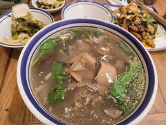 -云阿蛮云南生烫牛肉米线(奉贤路店)