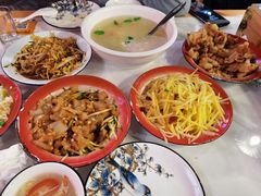 80年代黄桃锅包肉-立东·地摊烧烤·东北菜·铁锅炖·平价酒场(萧山热榜店)