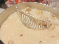 -尚尚仙·酸汤猪手·猪肚鸡火锅(华联万柳购物中心店)