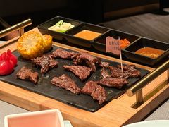 -左庭右院鲜牛肉火锅黑金店(陆家嘴中心店)