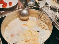 -尚尚仙·酸汤猪手·猪肚鸡火锅(华联万柳购物中心店)