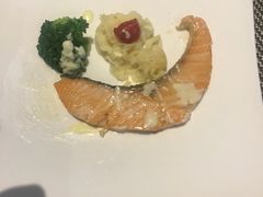 香煎三文鱼-力高皇冠假日酒店-亚细亚餐厅
