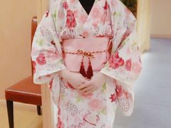 可爱的服务员桃子-割烹酱子日本料理(弘基财富广场店)